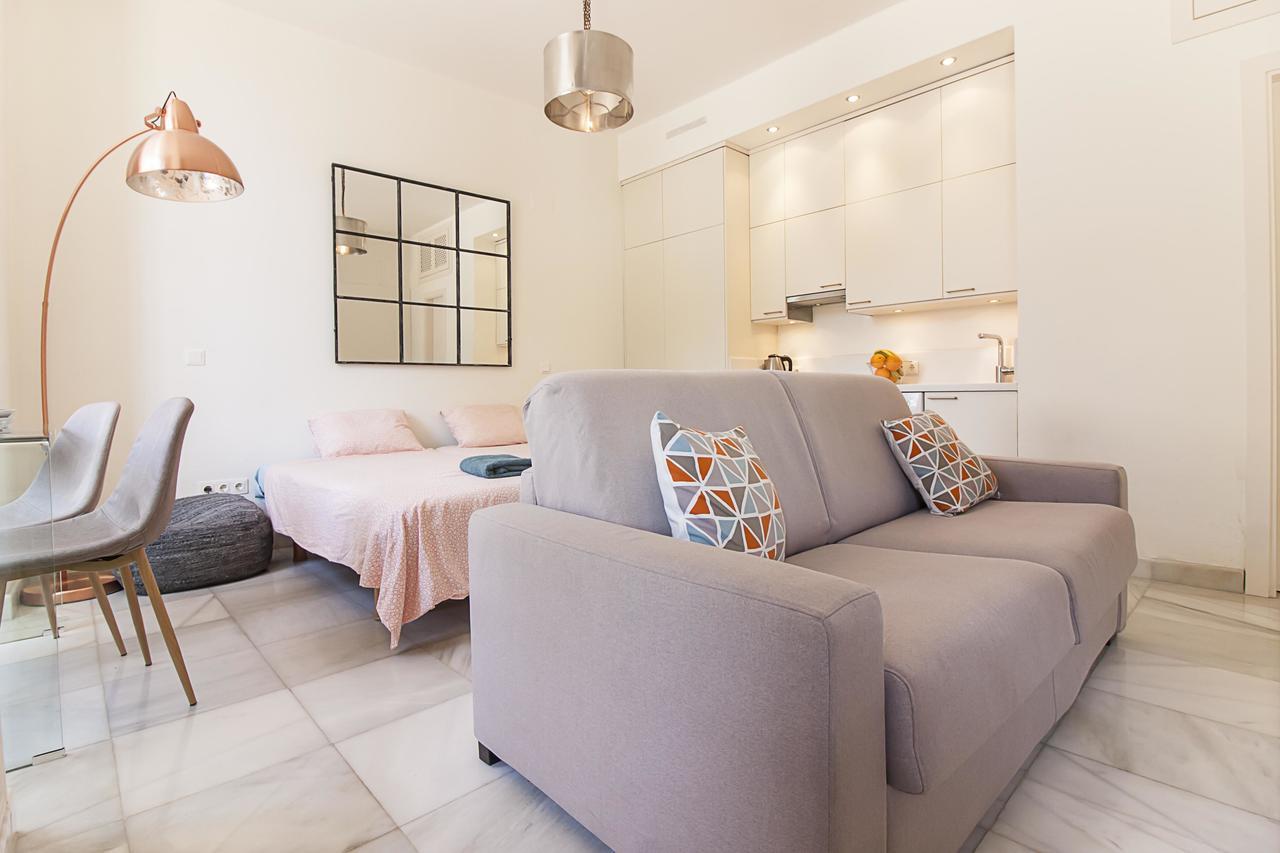 Cortina Apartments ! Малага Екстериор снимка