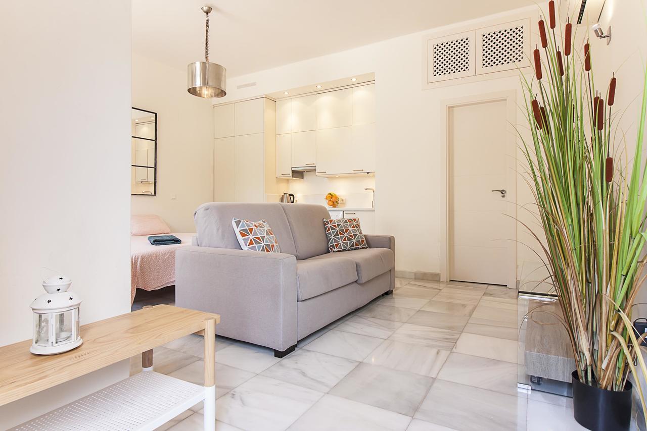 Cortina Apartments ! Малага Екстериор снимка